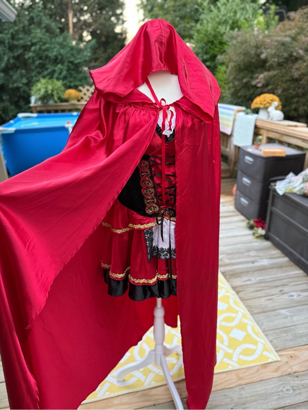 Dreamgirl Sexy  Little Red Riding Hood Halloween Costume w cape Queen of hearts
